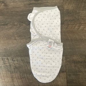 Swaddle Me - small/med - brand new
